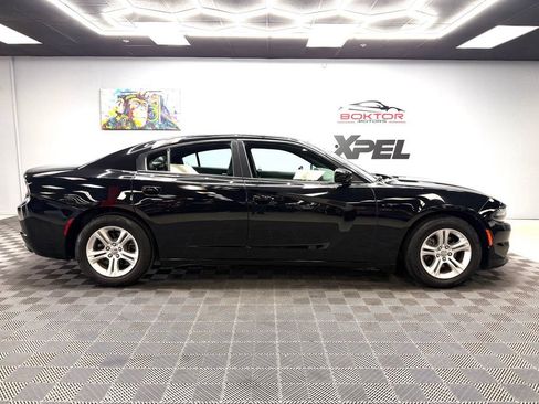 Used 2020 Dodge Charger SXT w/ Leather Interior Group RWD image 17