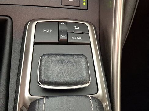 Used 2018 Lexus IS 300 AWD image 27