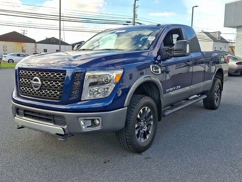 Used 2017 Nissan Titan PRO-4X image 2