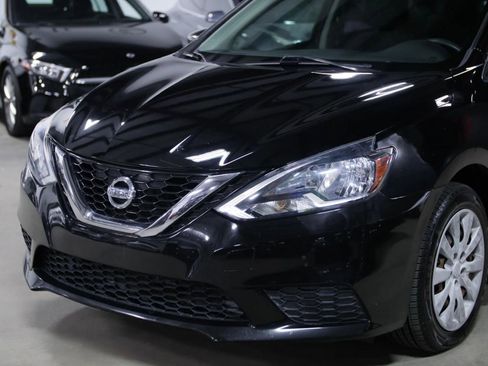 Used 2017 Nissan Sentra S FWD image 5