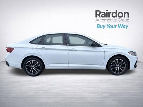 Used 2025 Volkswagen Jetta Sport FWD image 8