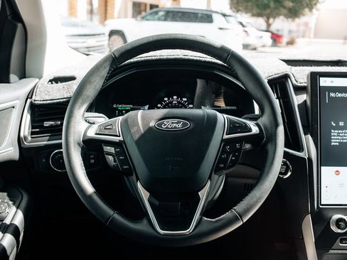 Used 2022 Ford Edge SEL w/ Sport Appearance Package AWD/4WD image 26