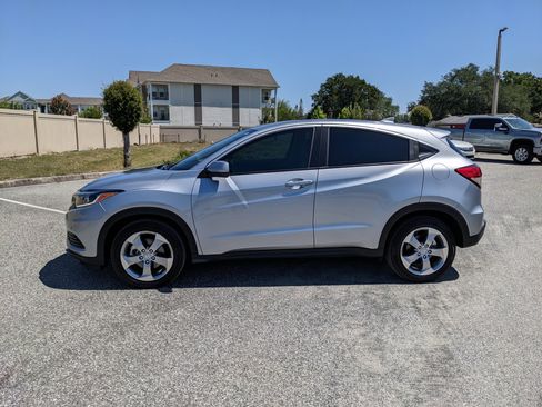 Used 2022 Honda HR-V LX image 2