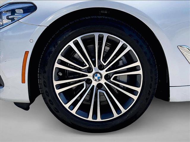 Used 2019 BMW 540i w/ Premium Package RWD image 10