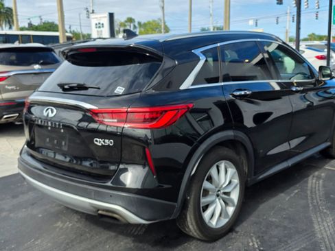 Used 2019 INFINITI QX50 Essential image 8