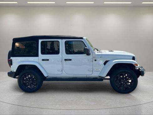 Used 2021 Jeep Wrangler Unlimited Sahara w/ Cold Weather Group AWD/4WD image 6