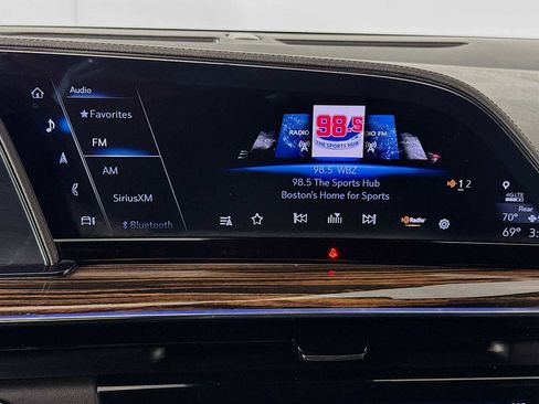 Used 2022 Cadillac Escalade ESV Luxury image 13