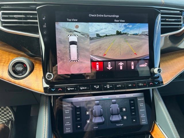 Certified 2022 Jeep Grand Wagoneer Series II AWD/4WD image 32