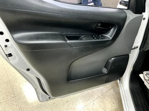 Used 2021 Nissan NV200 SV w/ Back Door Glass Package image 11