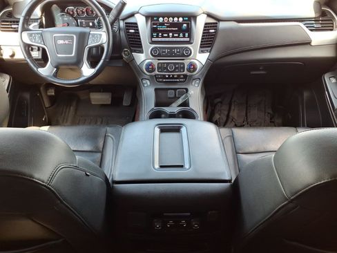 Used 2019 GMC Yukon SLT w/ Premium Edition RWD image 17