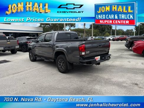 Used 2023 Toyota Tacoma SR5 AWD/4WD image 7