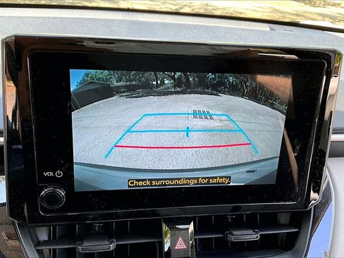 Used 2023 Toyota Corolla Cross L image 13