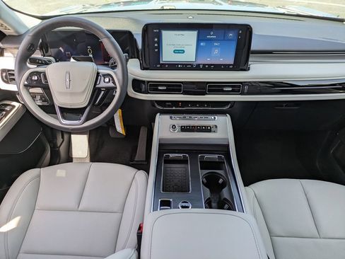 New 2026 Lincoln Aviator AWD image 19