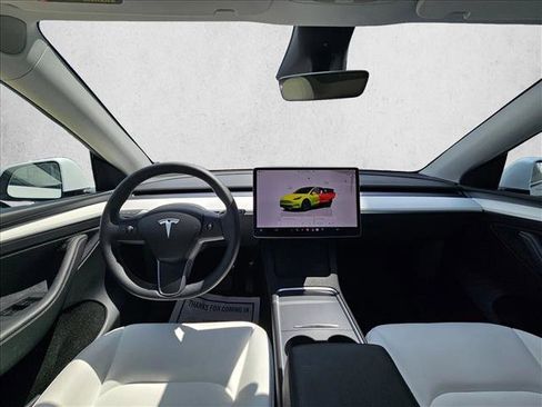 Used 2025 Tesla Model Y Long Range AWD/4WD image 17