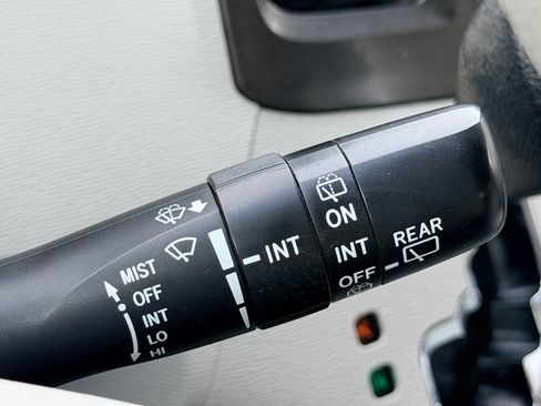 Used 2013 Toyota Sienna LE image 31