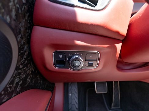 Used 2020 Aston Martin DBS Superleggera Volante RWD image 25