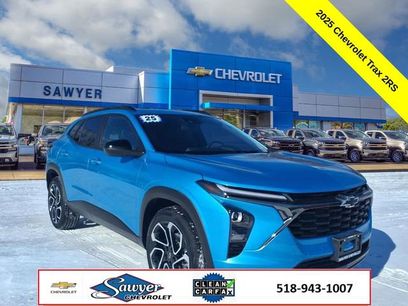 Used 2025 Chevrolet Trax RS w/ Sunroof Package