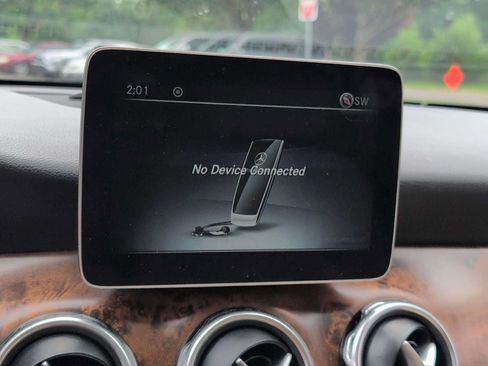Used 2020 Mercedes-Benz GLA 250 4MATIC image 26