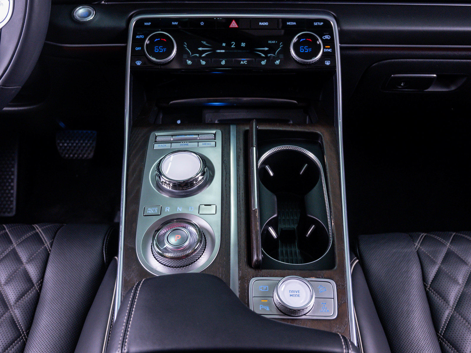 Used 2024 Genesis GV80 3.5T w/ Prestige Package AWD/4WD image 29