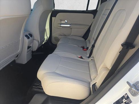 Certified 2025 Mercedes-Benz GLB 250 image 17