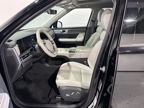 Used 2025 Hyundai Santa Fe Limited AWD/4WD image 13