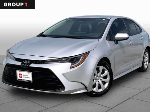 Used 2025 Toyota Corolla LE FWD image 1