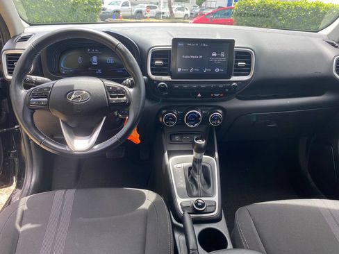 Certified 2023 Hyundai Venue SEL FWD image 30