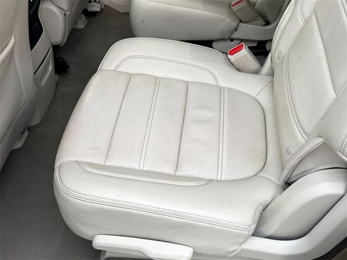 Used 2023 GMC Acadia Denali image 29