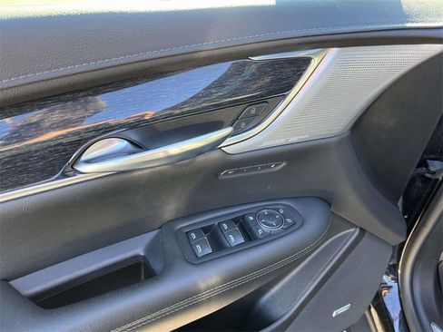 Certified 2023 Cadillac XT5 Premium Luxury image 17