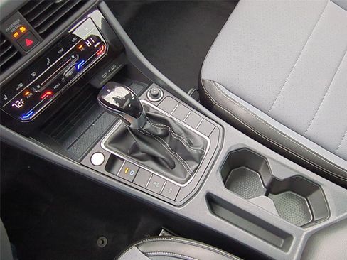 New 2026 Volkswagen Jetta SE FWD image 13