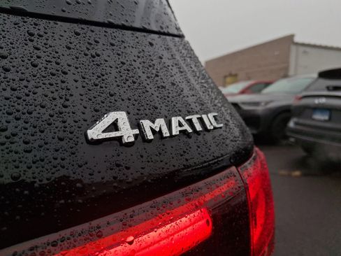 Used 2024 Mercedes-Benz GLB 250 4MATIC image 33