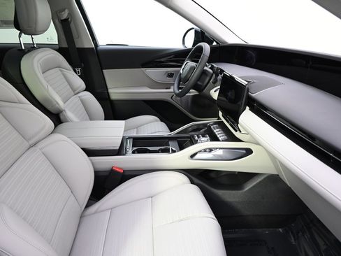 New 2026 Lincoln Nautilus Reserve image 16