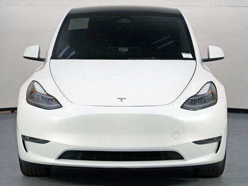 Used 2024 Tesla Model Y Long Range image 47