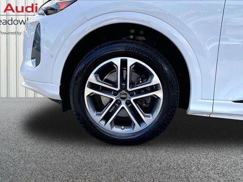 Used 2025 Audi Q5 Premium w/ Convenience Package AWD/4WD image 34