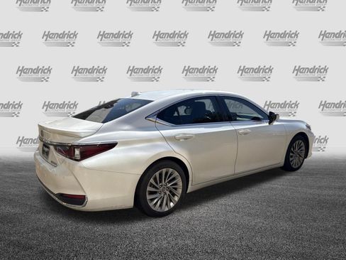 Used 2023 Lexus ES 300h w/ Accessory Package (Z2) FWD image 10