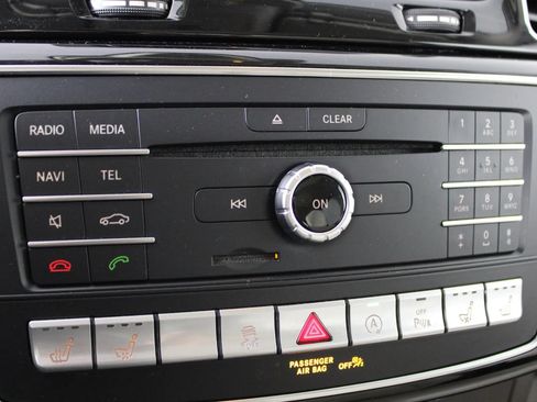 Used 2019 Mercedes-Benz GLS 450 4MATIC image 22