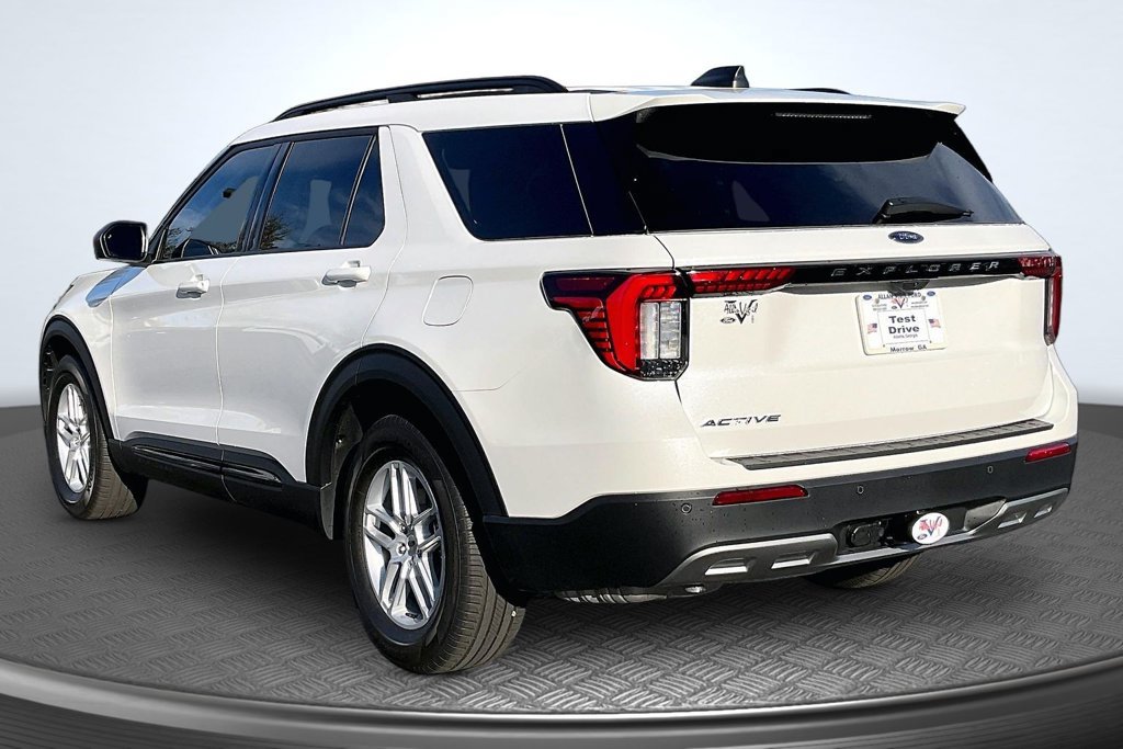 Used 2026 Ford Explorer Active w/ Active Comfort Package RWD image 5
