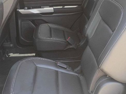 Used 2023 Ford Explorer XLT w/ Equipment Group 202A AWD/4WD image 13