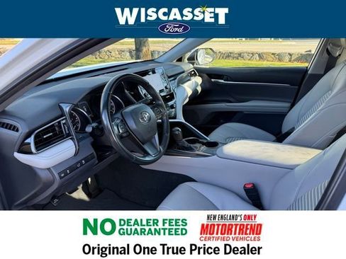 Used 2024 Toyota Camry SE w/ Convenience Package image 5