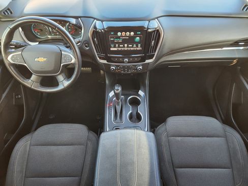 Used 2018 Chevrolet Traverse LT image 25