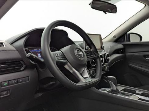 Used 2025 Nissan Sentra SV FWD image 24