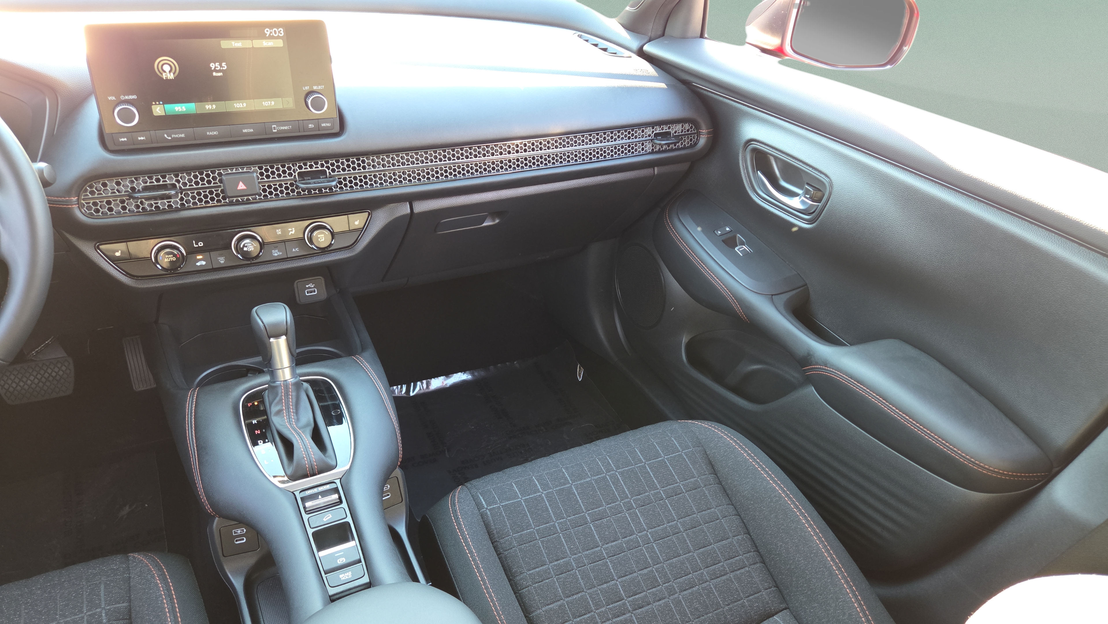 Used 2025 Honda HR-V Sport image 14