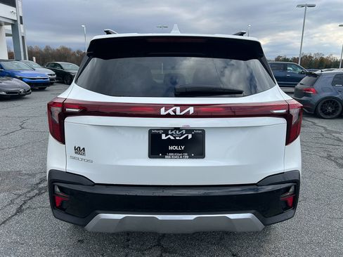 Used 2025 Kia Seltos EX w/ EX Sunroof Package image 4