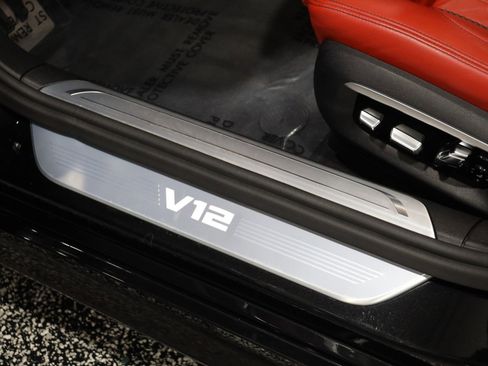 Used 2017 BMW M760i xDrive image 37