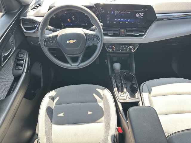 Used 2025 Chevrolet TrailBlazer LT w/ Driver Confidence Package FWD image 19