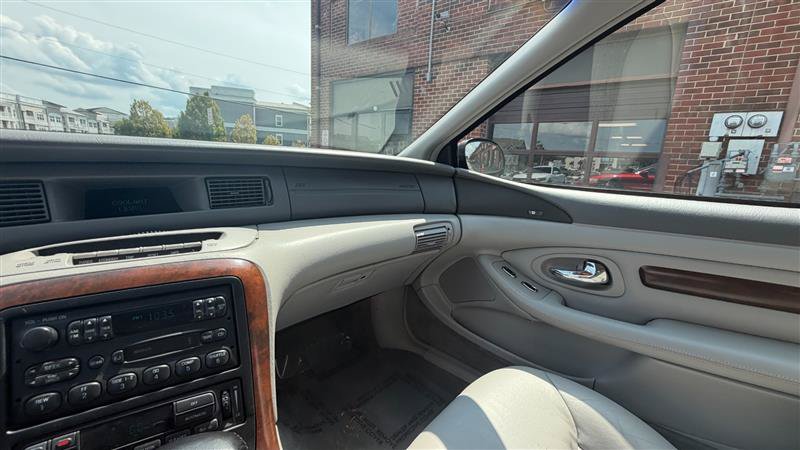 Used 1997 Lincoln Mark VIII LSC RWD image 25