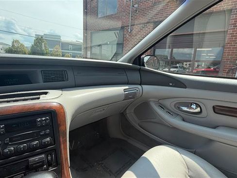 Used 1997 Lincoln Mark VIII LSC RWD image 25