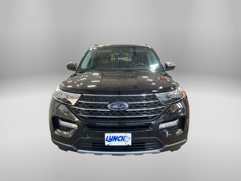 Used 2022 Ford Explorer XLT w/ Equipment Group 202A image 7