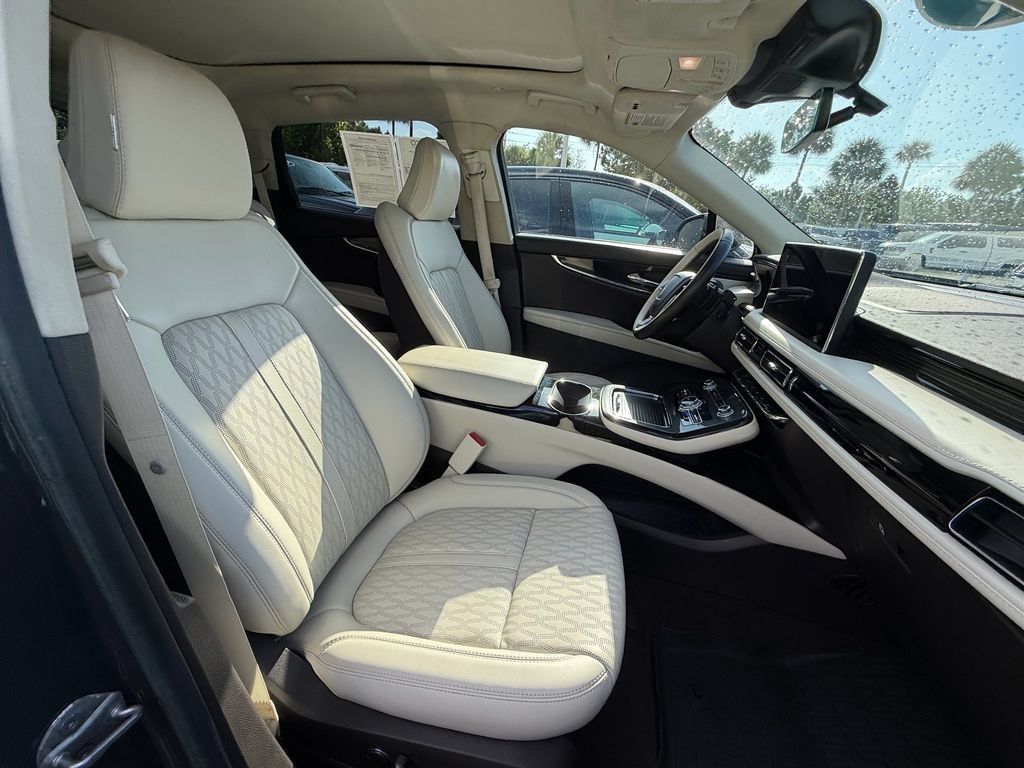 Used 2023 Lincoln Nautilus Black Label AWD/4WD image 25