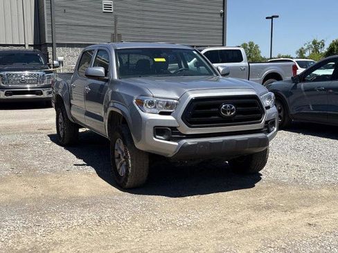 Used 2021 Toyota Tacoma SR AWD/4WD image 3